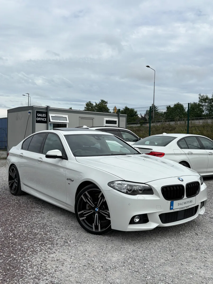 BMW 520 i 523i M Sport Sunroof Automatic Low KM - Image 1