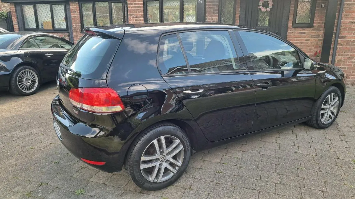 VOLKSWAGON GOLF AUTOMATIC 2009 ONLY 69000 KLMS - Image 2