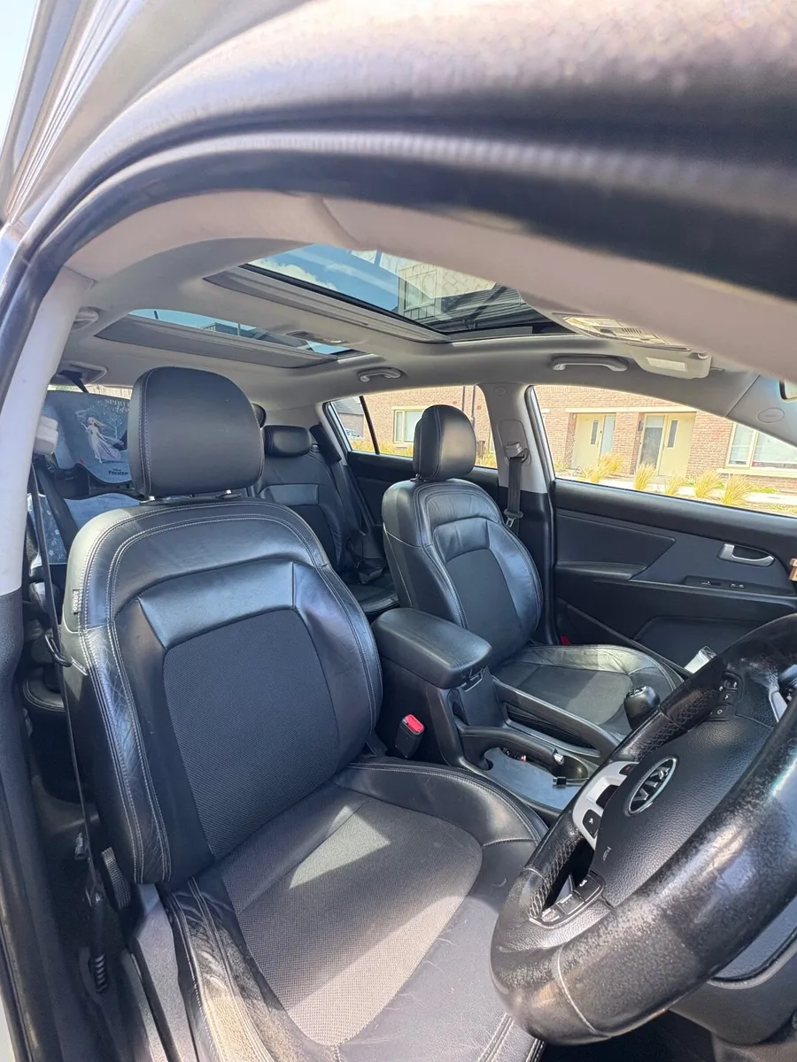 Kia Sportage 2011 - Image 2