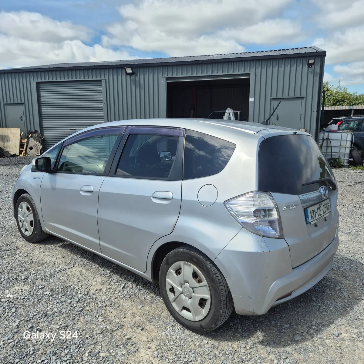 2013 honda fit hybrid automatic - Image 4