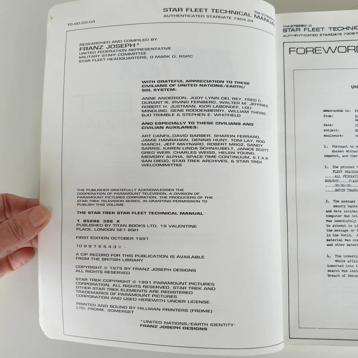 Star Trek technical manuals x 2 vintage - Image 4