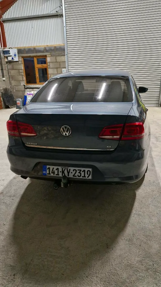 Volkswagen Passat - Image 3