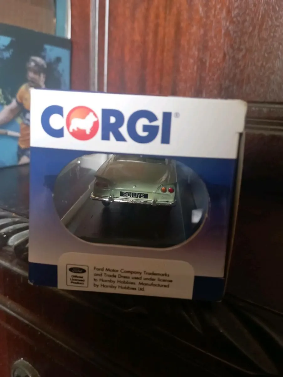 LIMITED EDITION CORGI VANGUARD FORD CAPRI . - Image 3