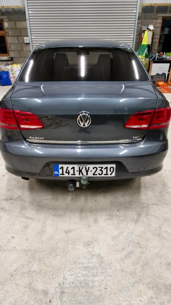 Volkswagen Passat - Image 4