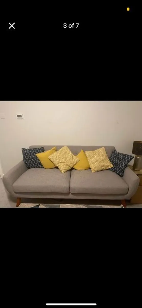 3 seater sofa with pillows - Image 4