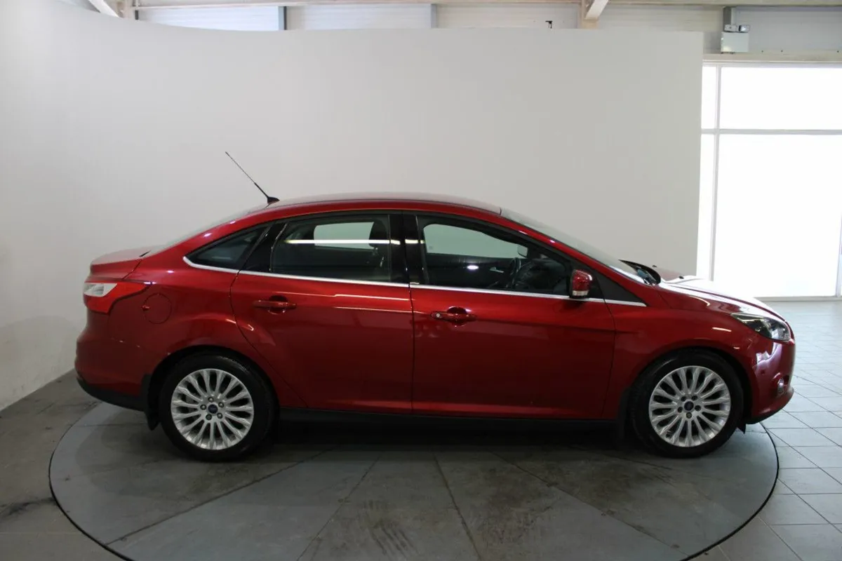 Ford Focus 1.6 95ps S/S Titanium - Image 2