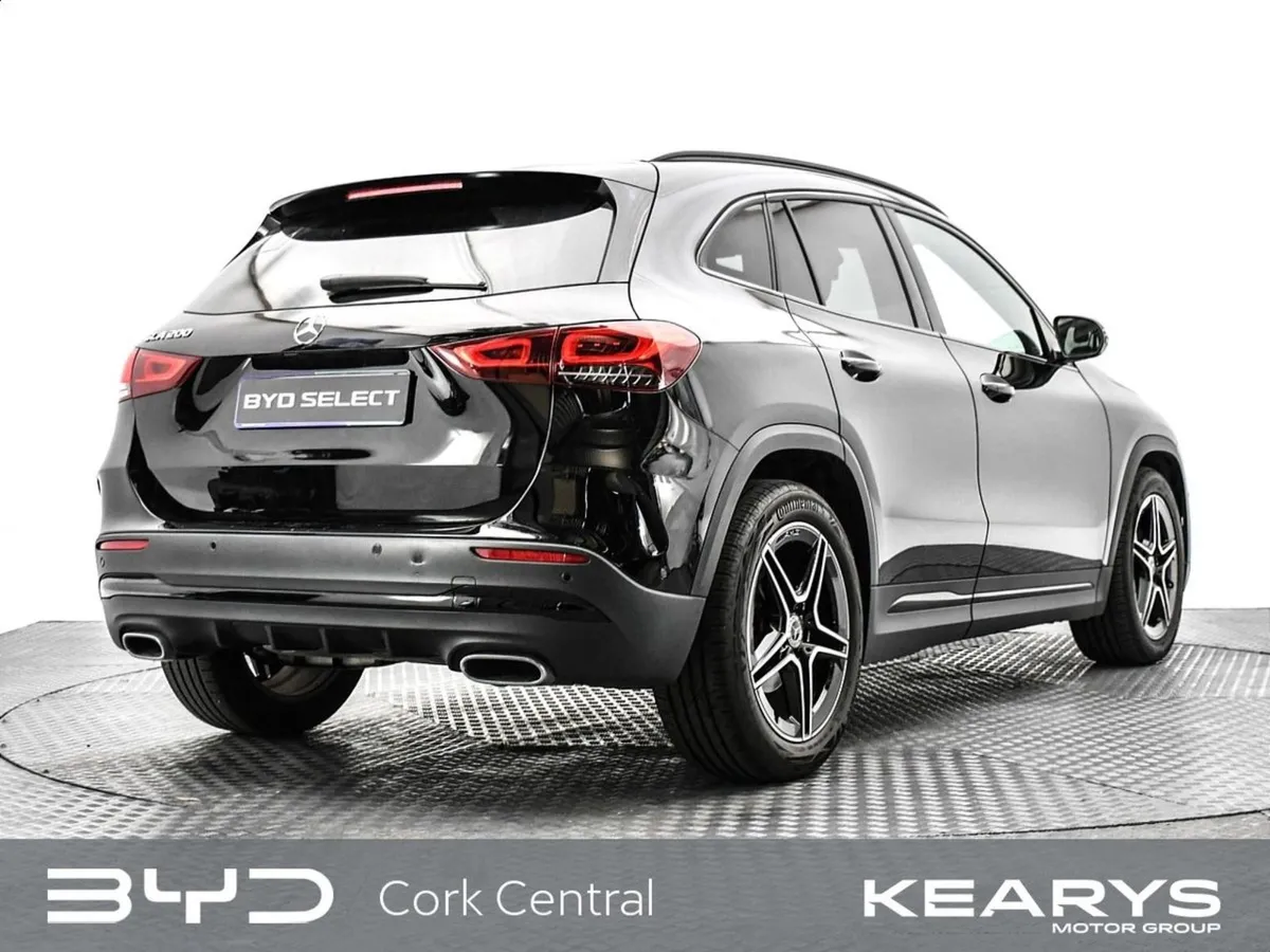 Mercedes-Benz GLA 200 A/T Progressive Auto - Image 3