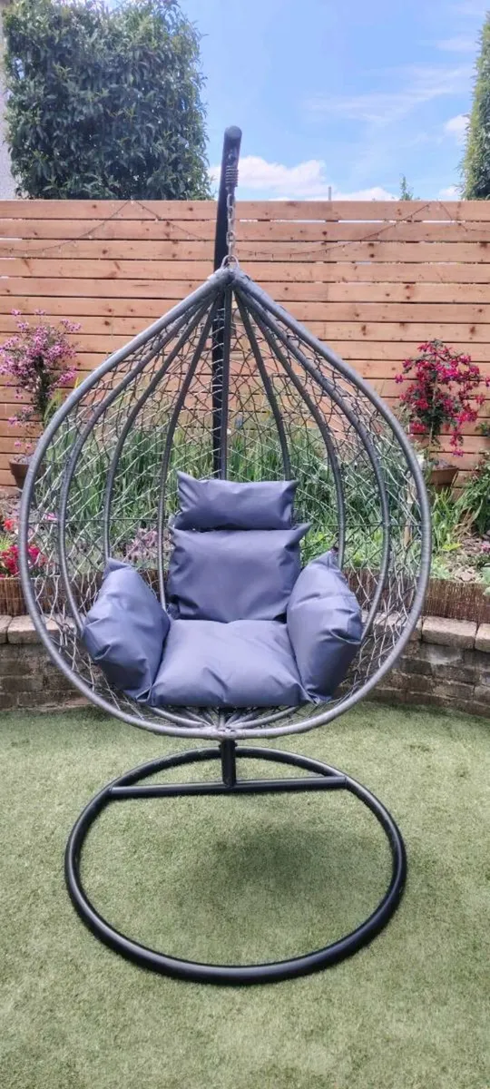 Gazebo and egg chair - Image 2