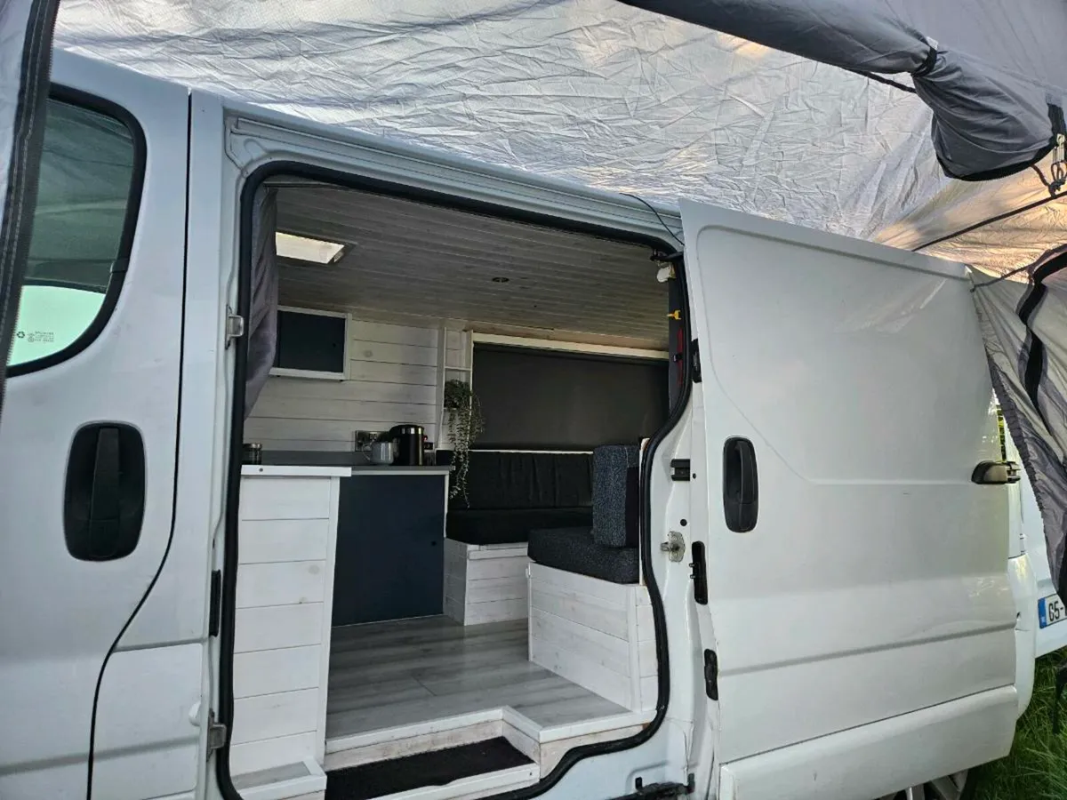 Renault Trafic Campervan - Image 3