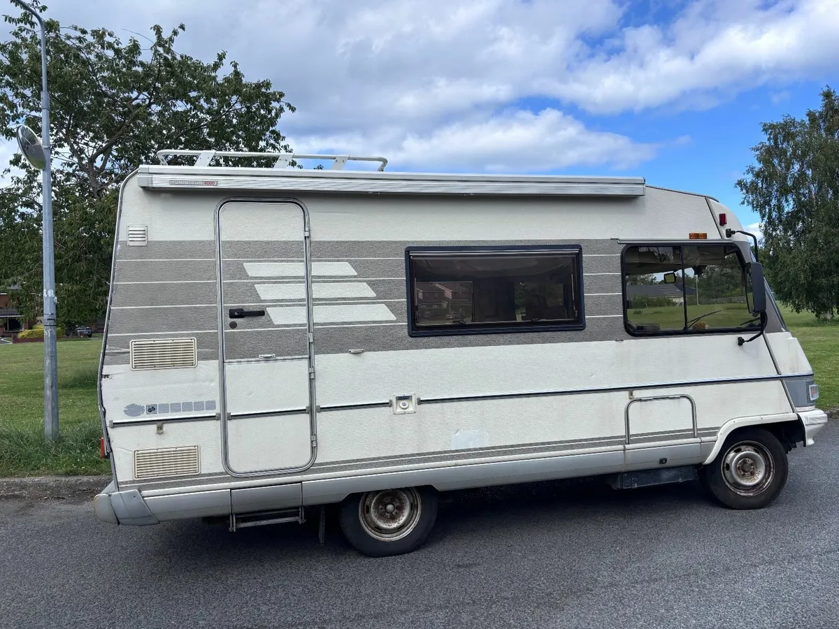 Hymer B544 Motorhome - Image 3