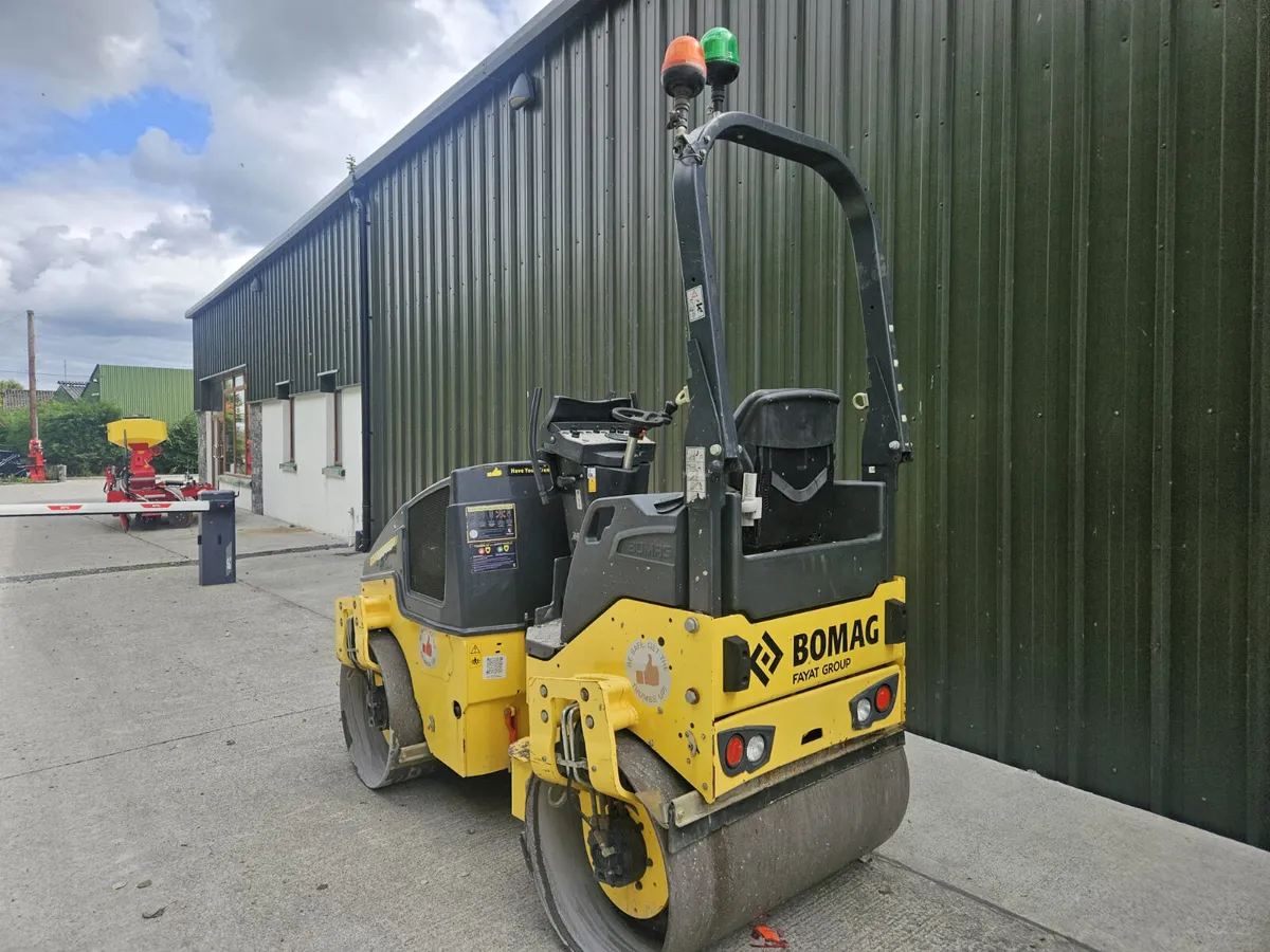 2018 BOMAG 120 - Image 2