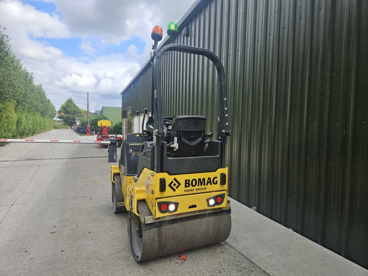 2018 BOMAG 120 - Image 4