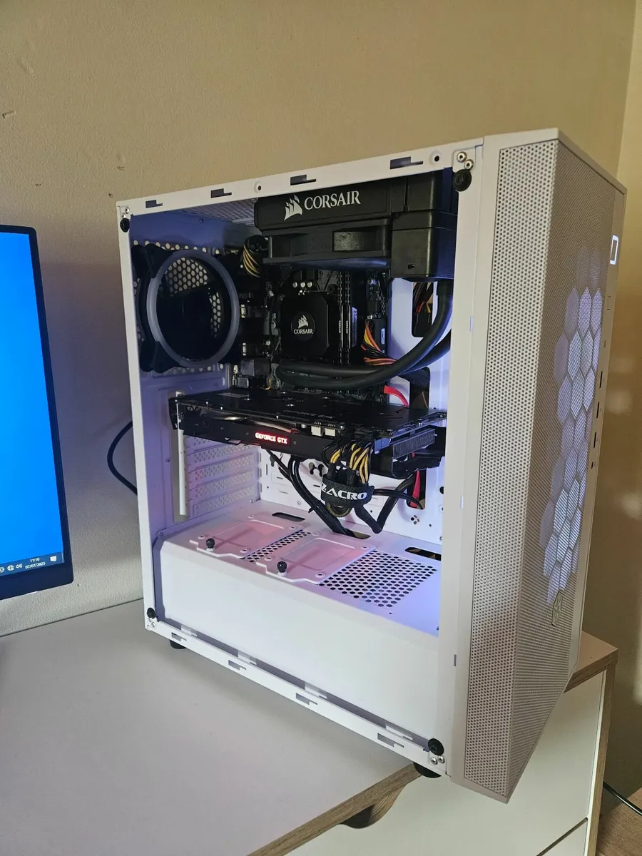 Gaming PC Setup | BENQ Monitor | GTX 1070 - Image 3