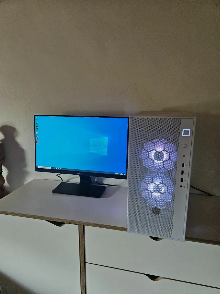 Gaming PC Setup | BENQ Monitor | GTX 1070 - Image 1