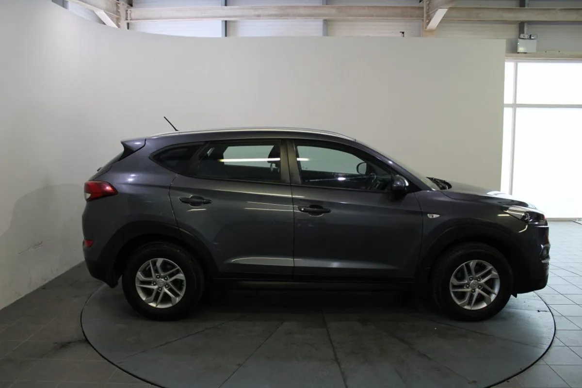 Hyundai Tucson 1.7 D Comfort - Image 2