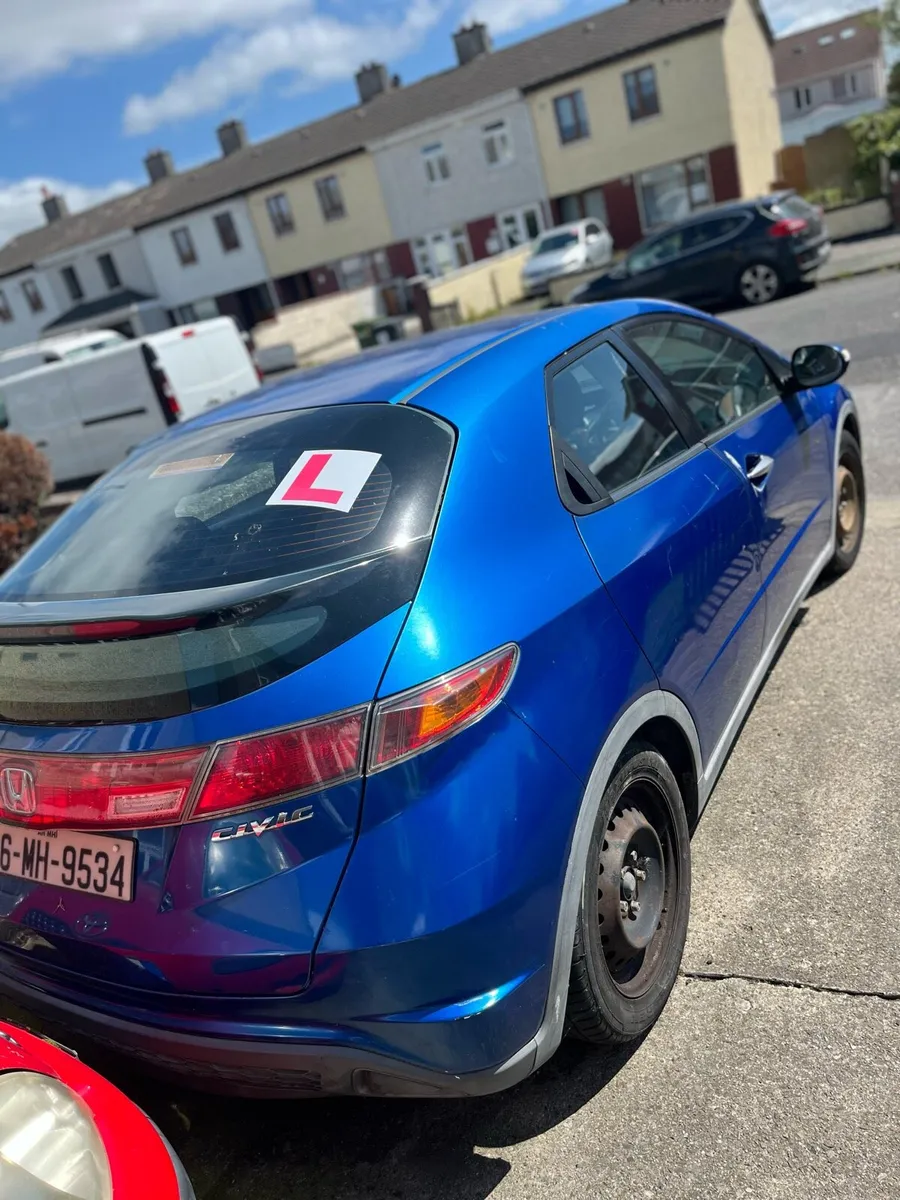 Honda civic - Image 2