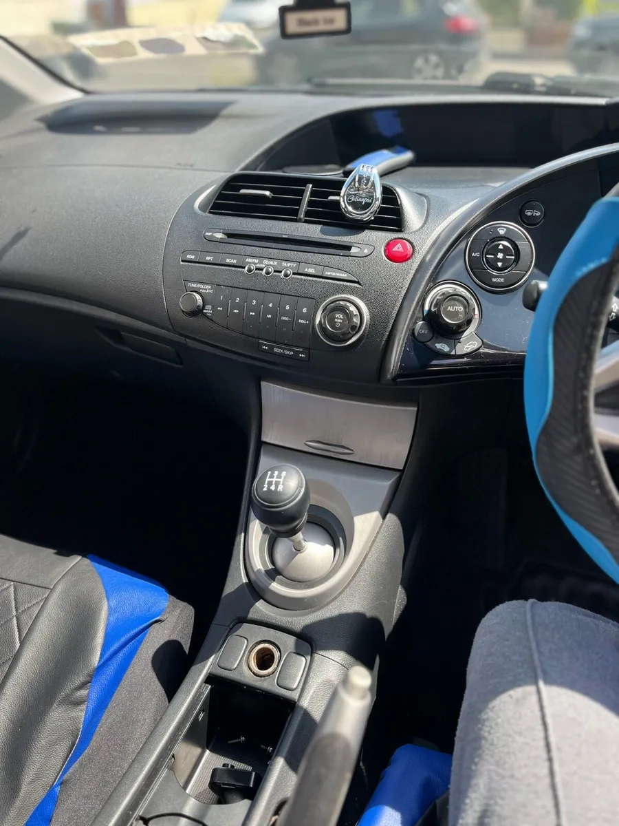 Honda civic - Image 4