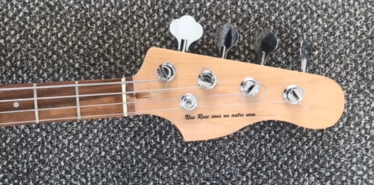 Bass guitar for sale - Image 2