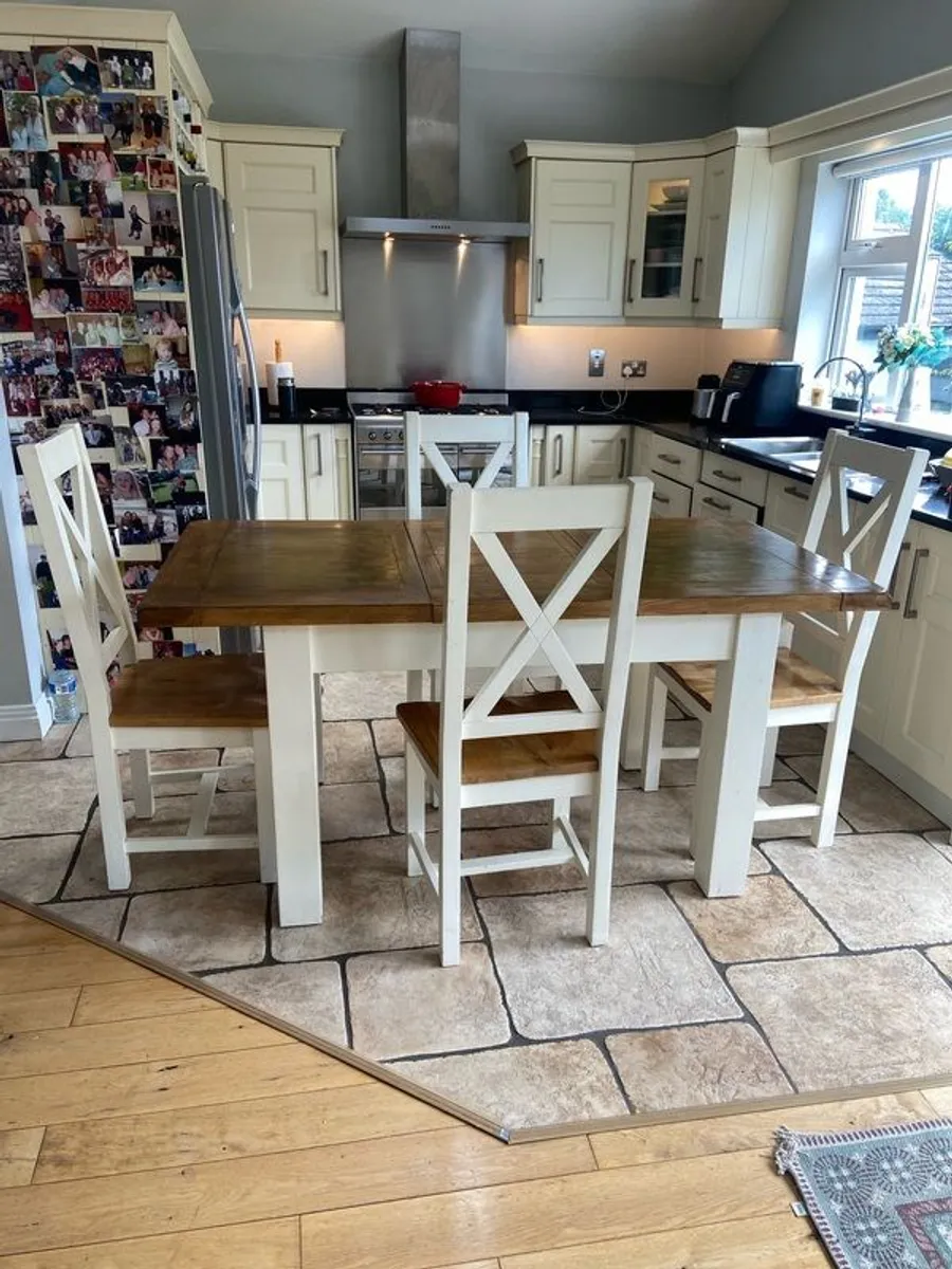 kitchen table and 4 chairs - Image 1