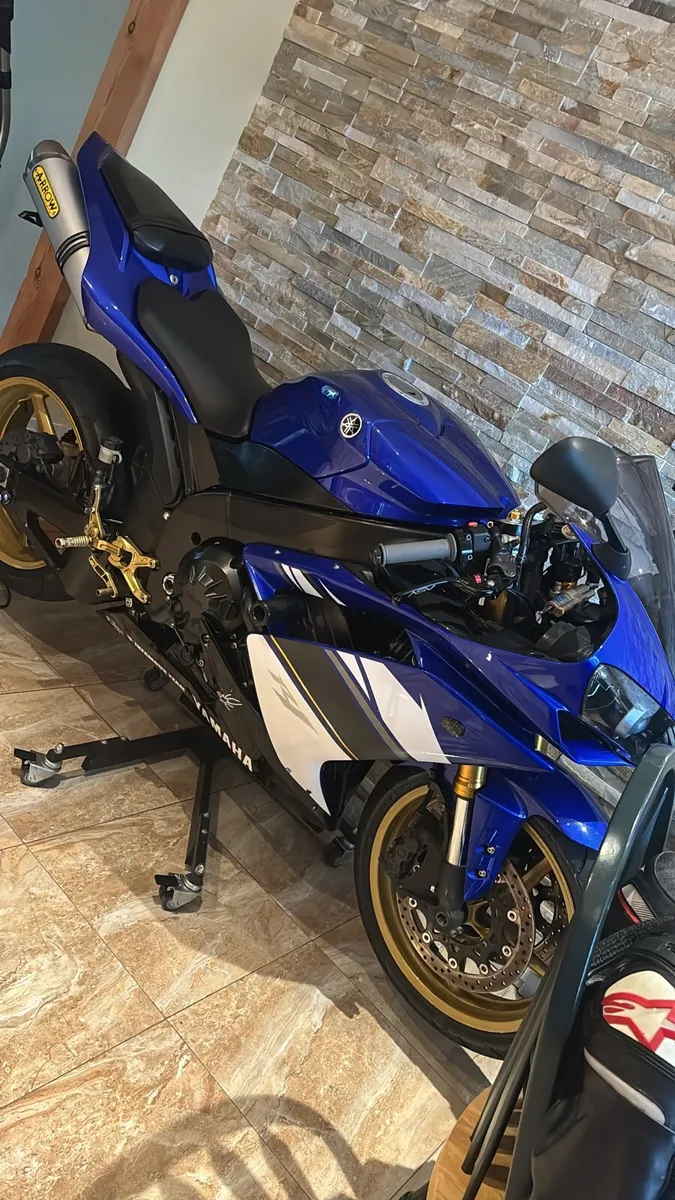 Yamaha R1 RN19 - Image 1