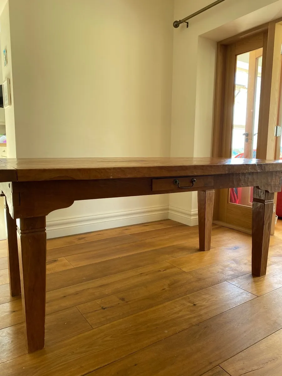 Dining table - Image 1
