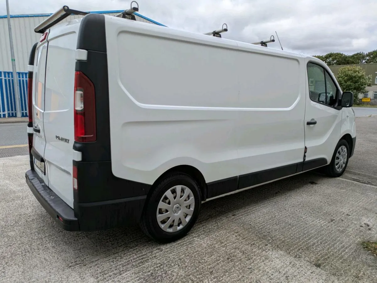 Renault Traffic LWB - Image 4