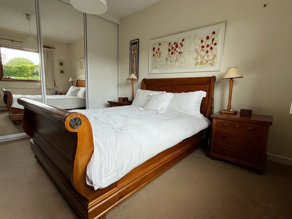 Solid mahogany double sleigh bed - Image 1