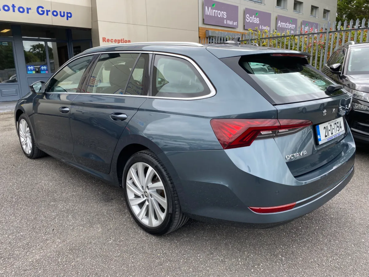 2.0 TDI STYLE COMBI (150bhp) - SAVE 2000eur - Image 2