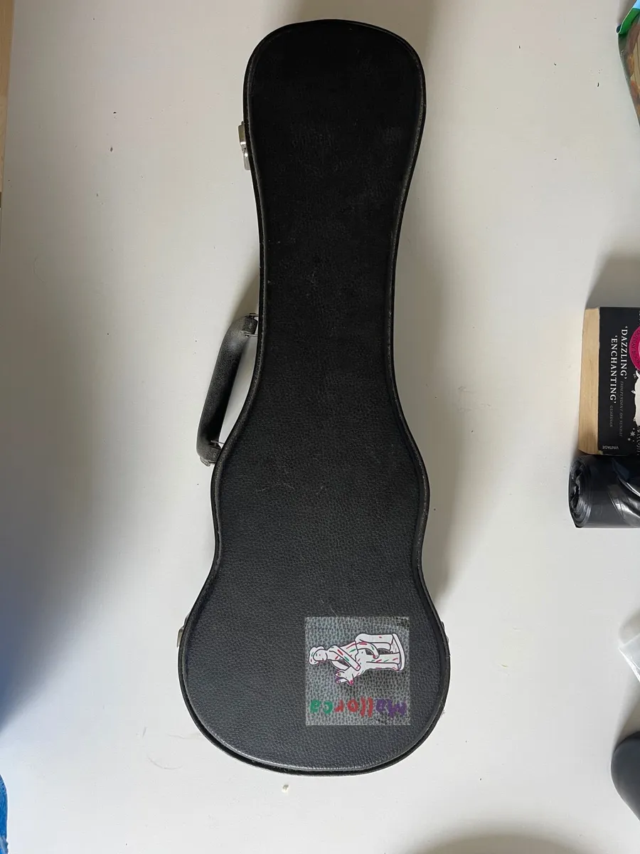 Ukelele - Image 1
