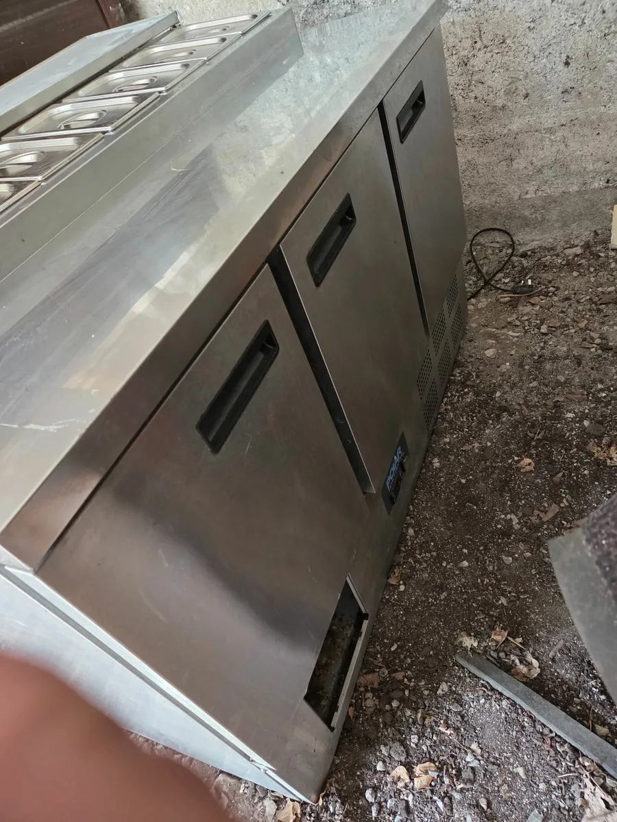 Restaurant equipment - Image 1