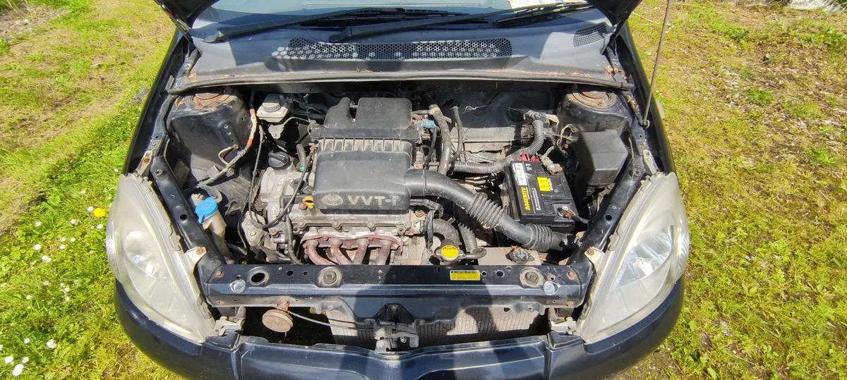 Toyota Yaris 2003 - Image 3