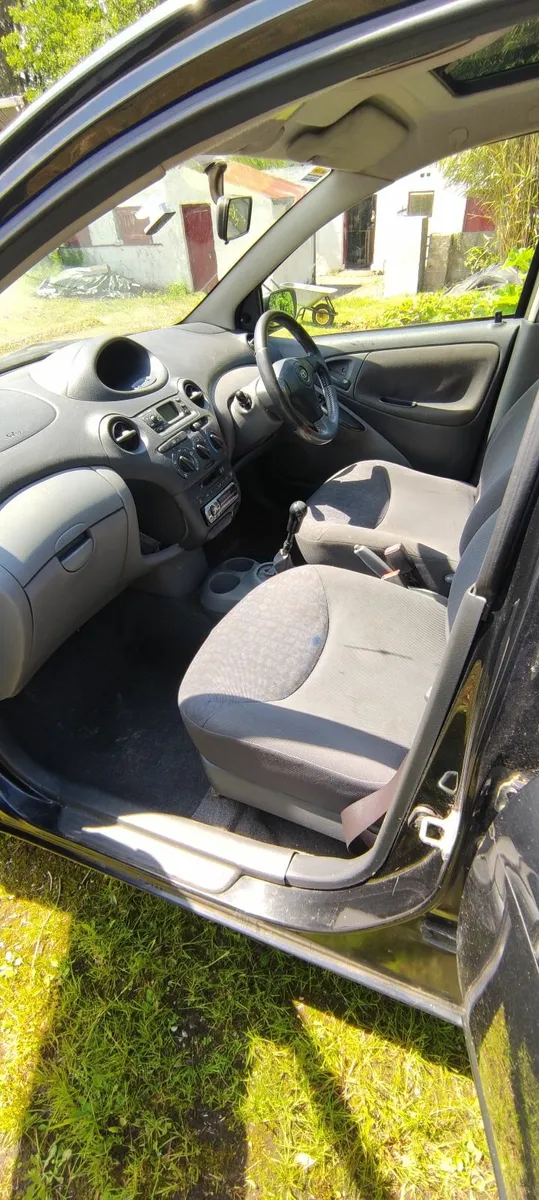 Toyota Yaris 2003 - Image 4