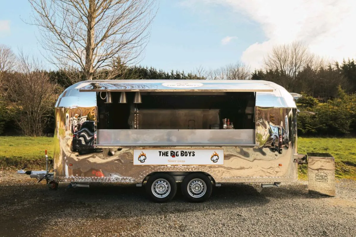 American Airstream Food Truck/Trailer 5.5m - Image 1