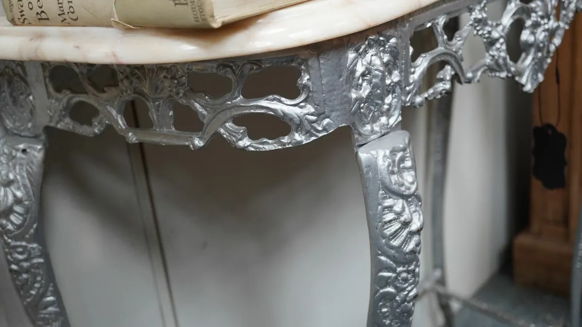 🪑Ornate Console Table with Marble Top - Image 4