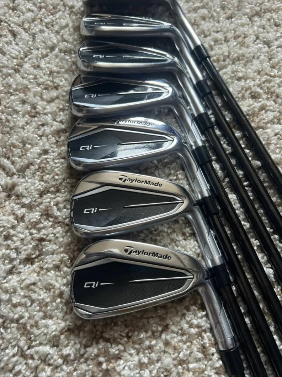 2024 TaylorMade Qi10 Irons 5-AW 2° BLACK KBS TOUR - Image 1