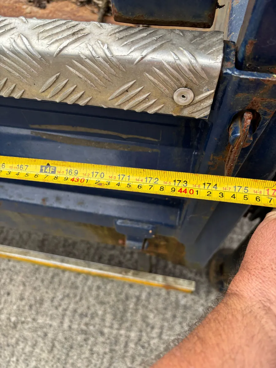For Sale: 14.5ft Tipping Body & Crane - Image 3