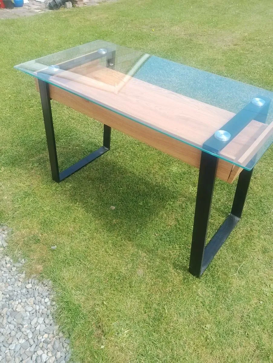 Desk - Image 2