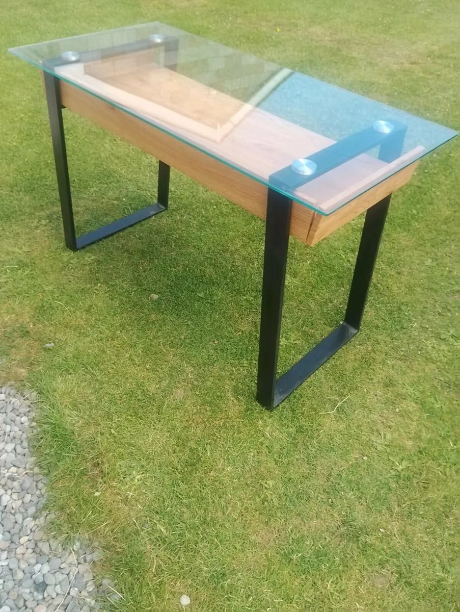 Desk - Image 3