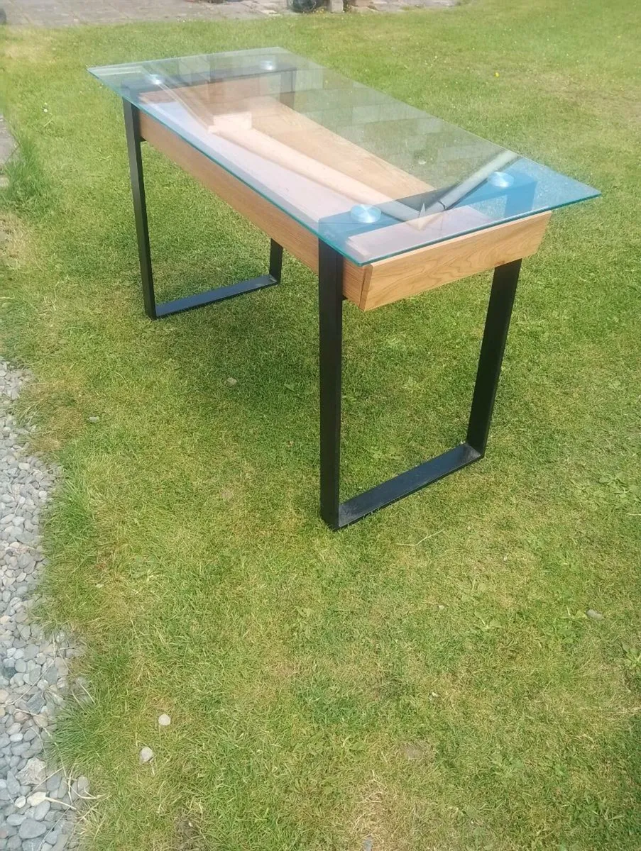 Desk - Image 4