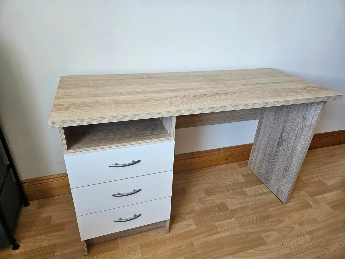 Office desk - Image 2
