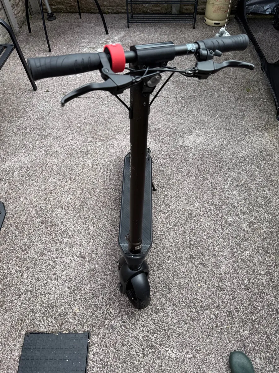 KRUZ electric scooter - Image 2