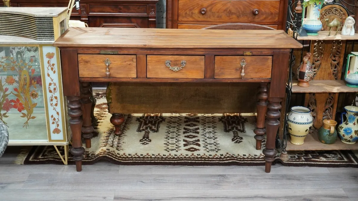 🪑 Vintage Spanish Console Table - Image 1