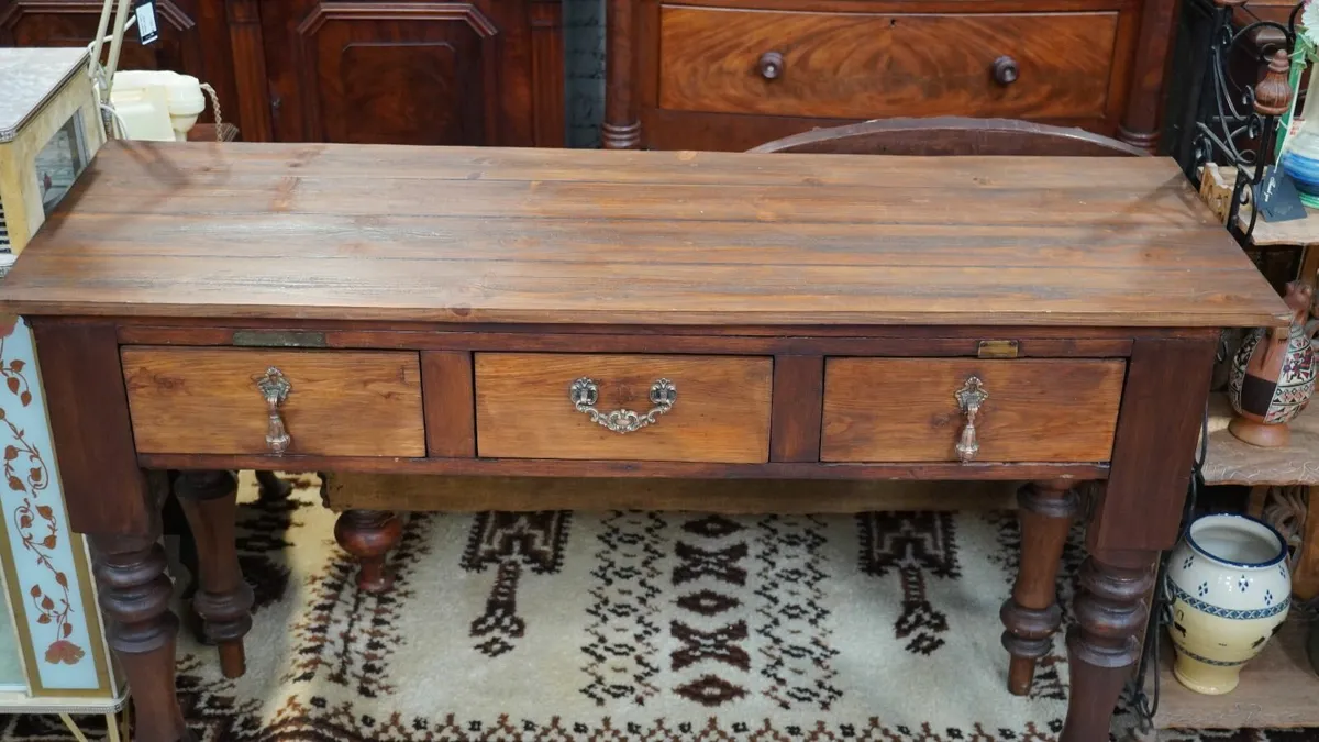 🪑 Vintage Spanish Console Table - Image 2