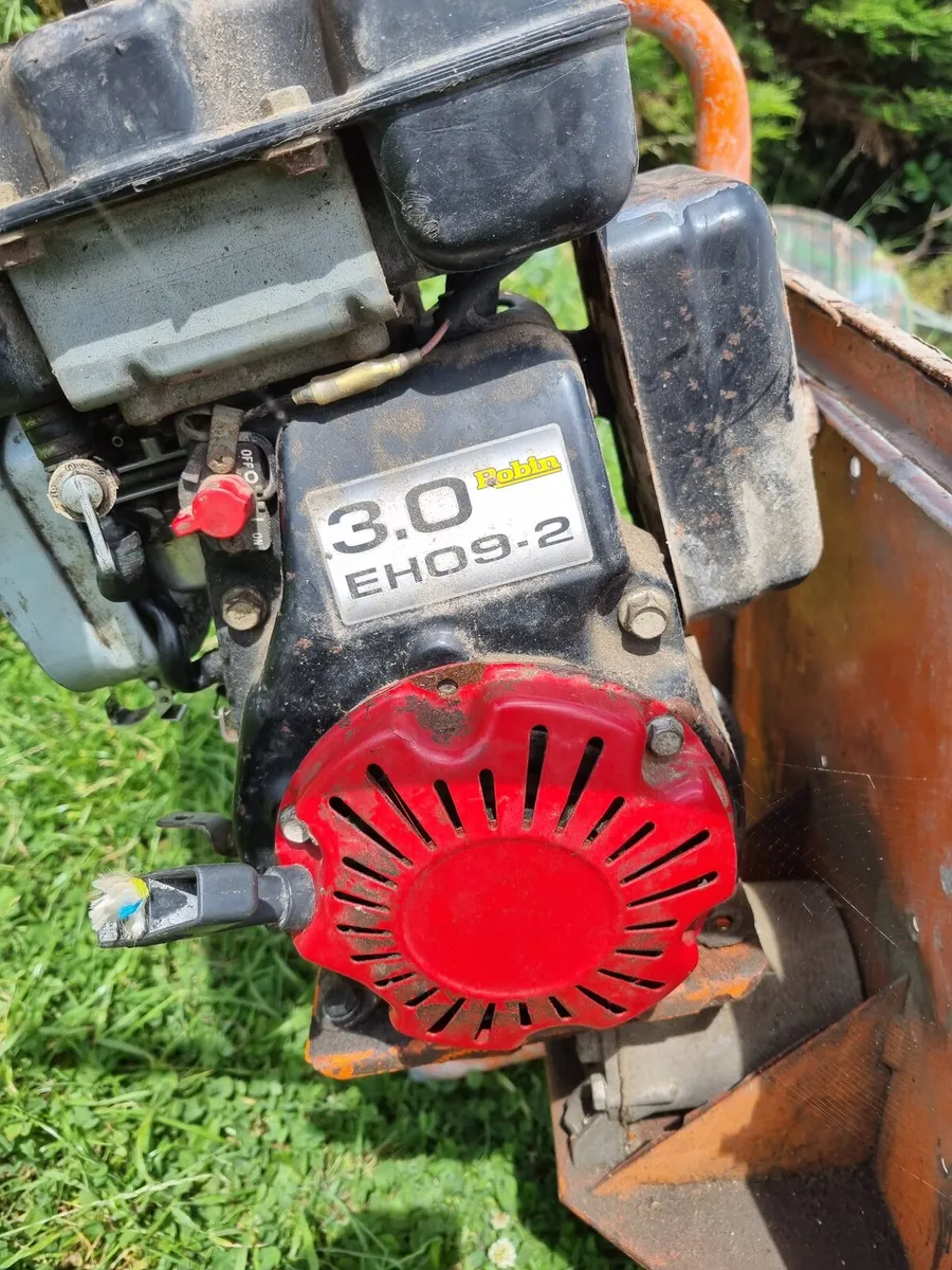 Cement mixer for sale Robin engine - Image 2