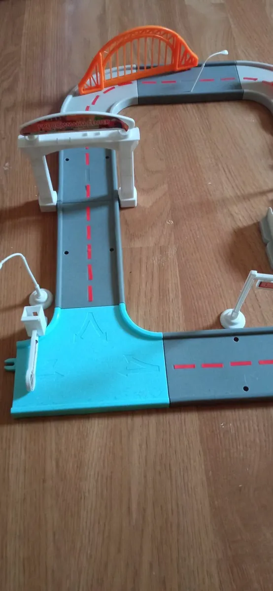 Track pieces with signs for small cars - Image 2