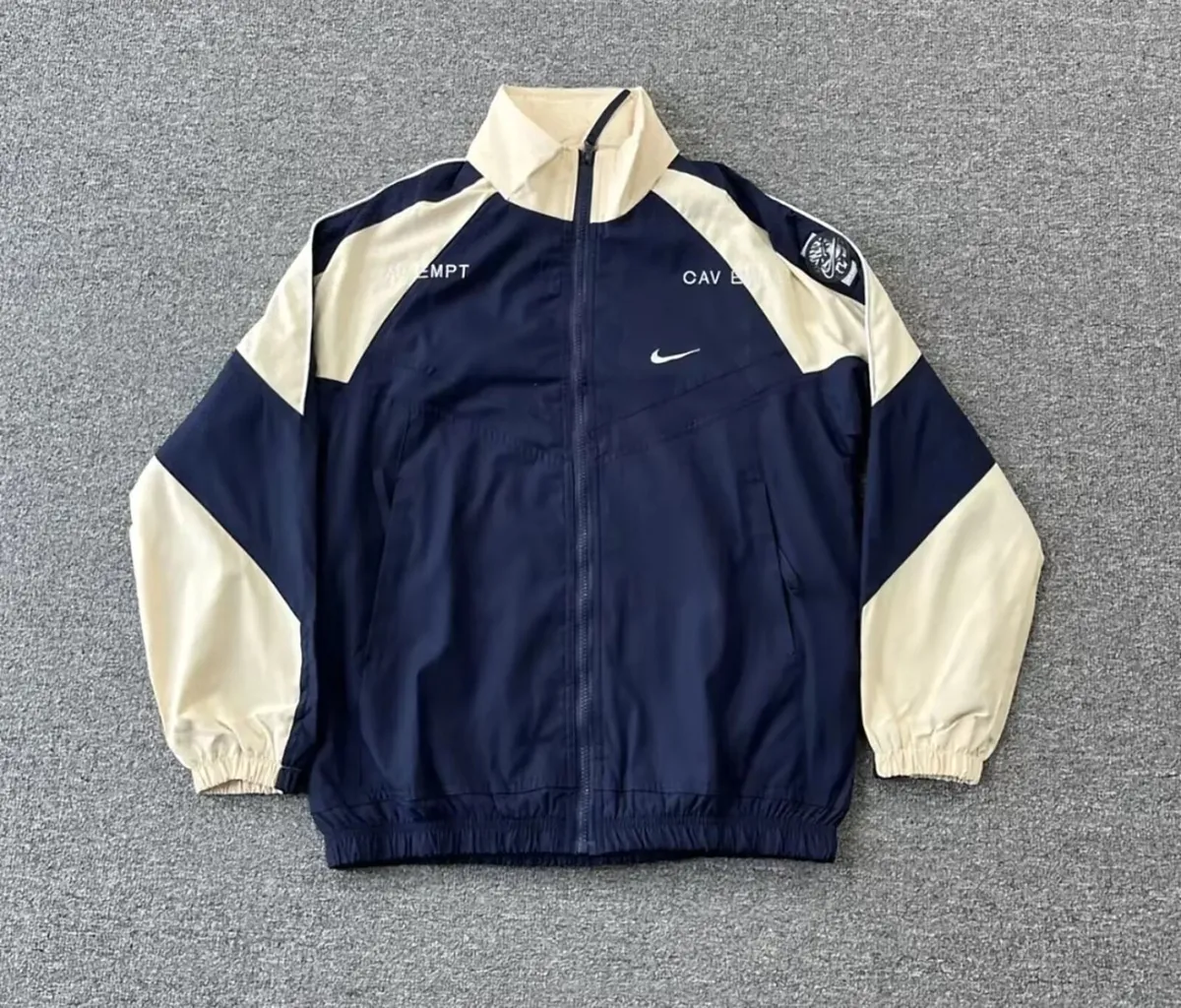 Vintage Nike windbreaker jacket - Image 1