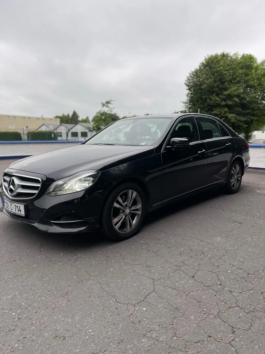 Mercedes e300 hybrid - Image 3