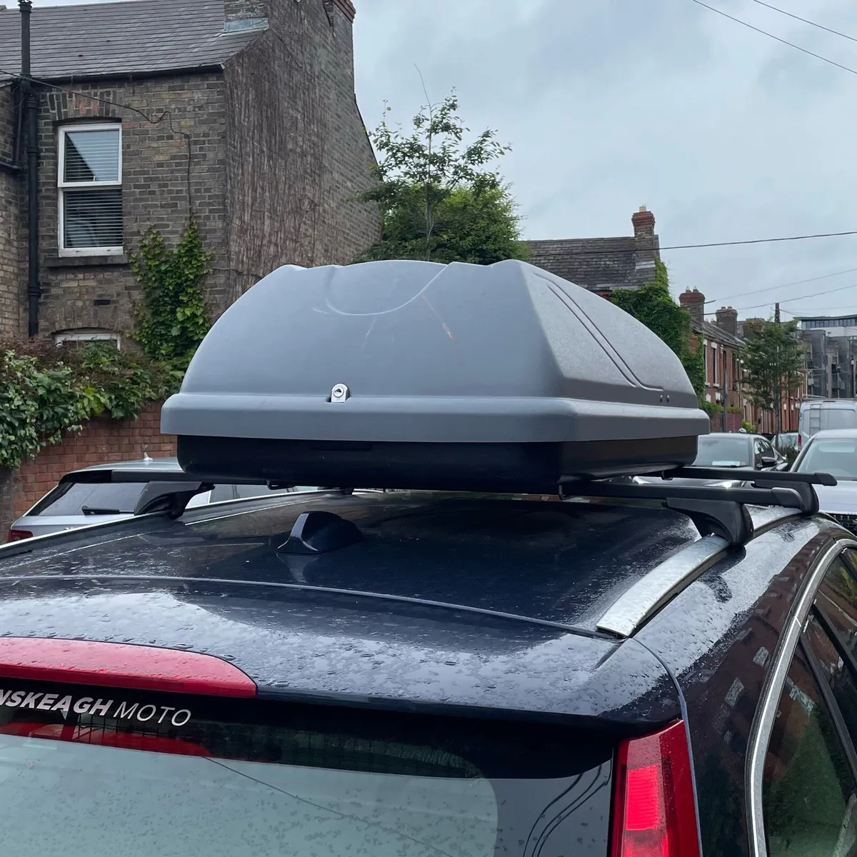 Halfords 250L roof box - Image 2