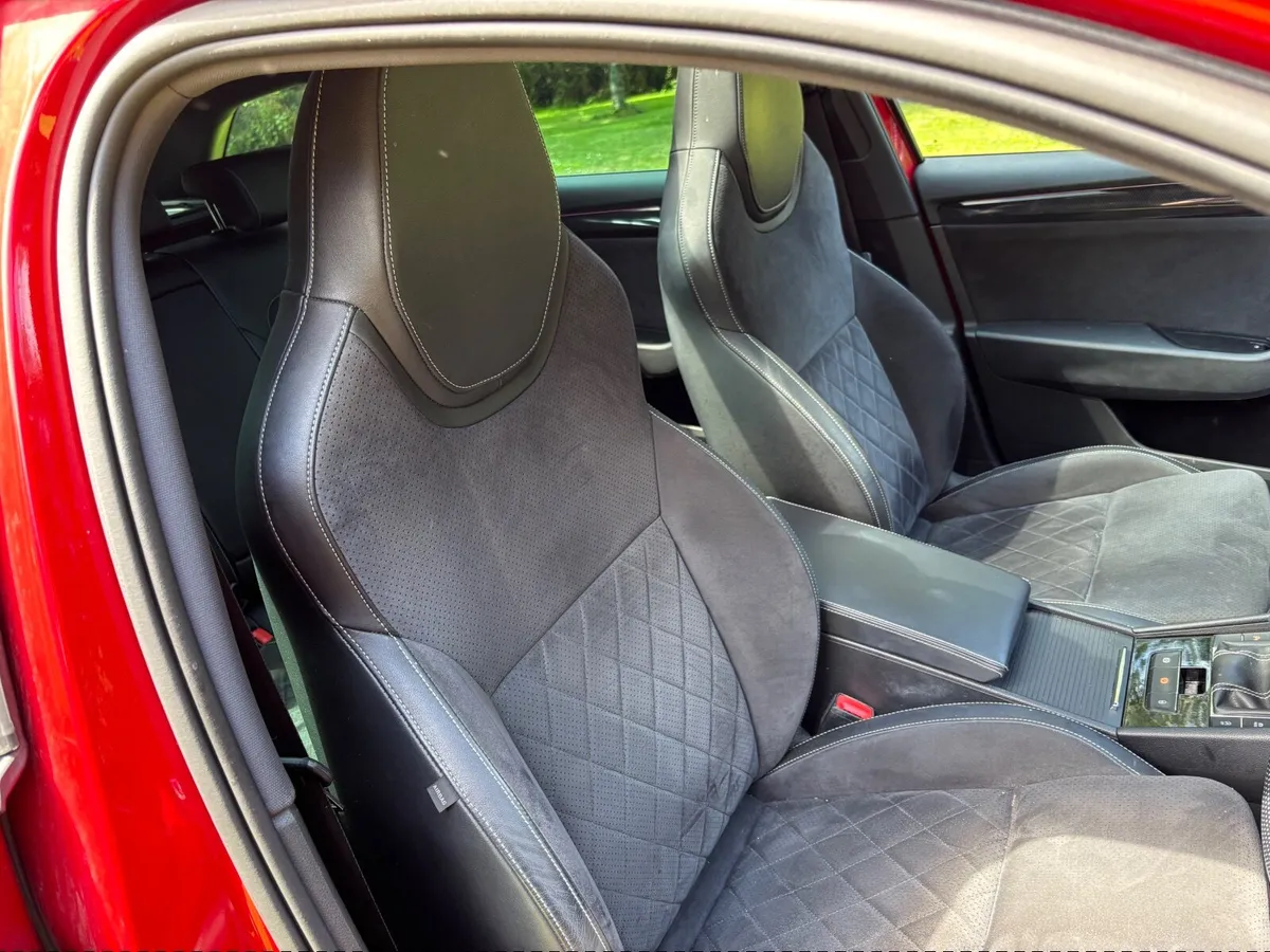 Skoda Superb Combi Sportline 2019 - Image 2