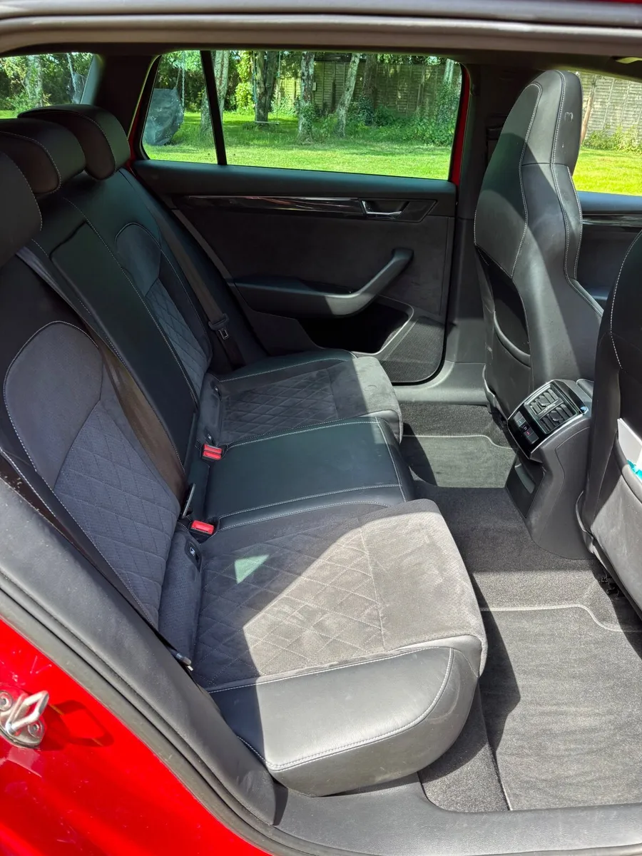 Skoda Superb Combi Sportline 2019 - Image 4